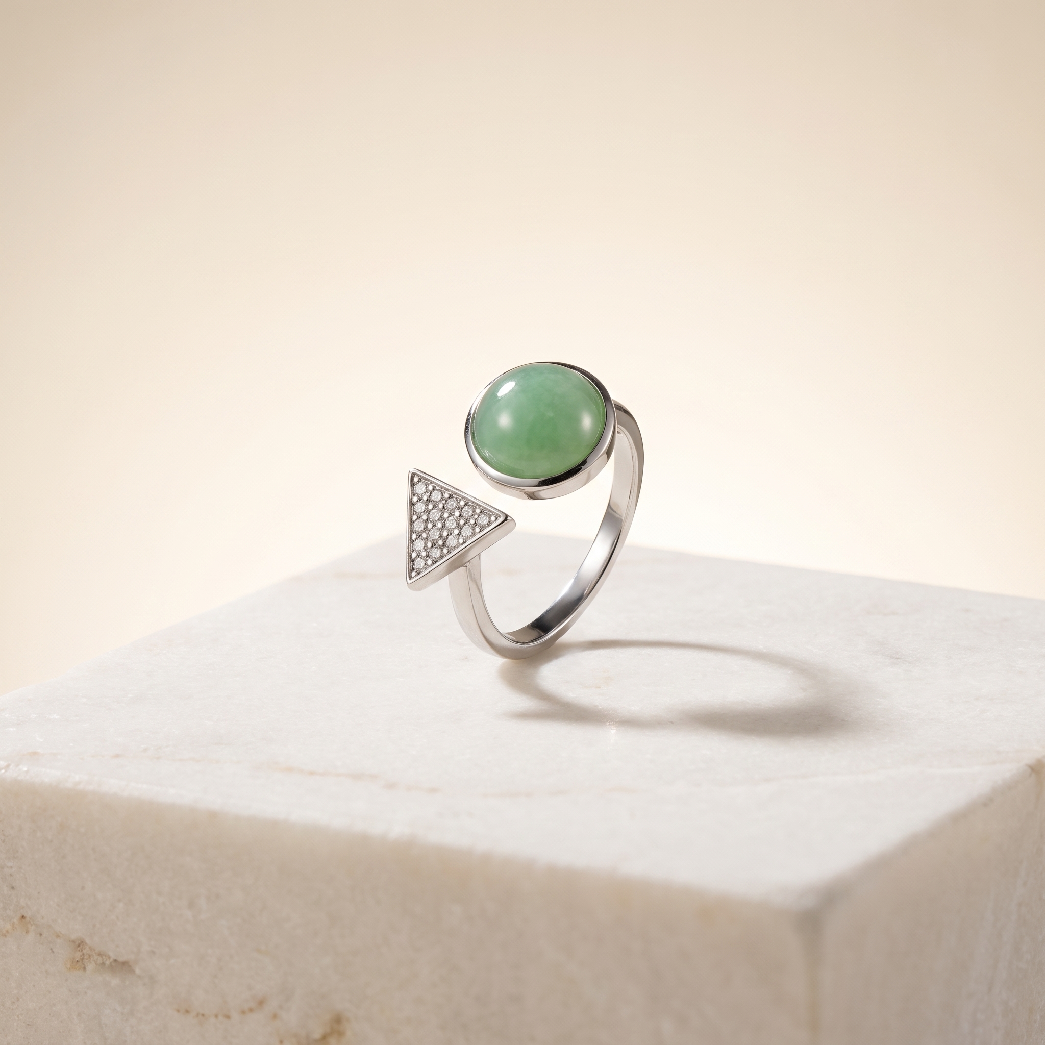 Luxury_jewelry_product_photography_2K_202607061525 (1)